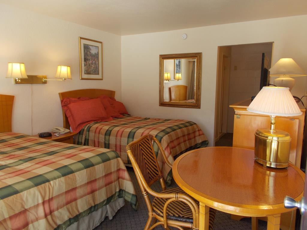 Colusa Riverside Inn Exterior photo